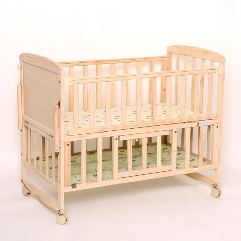 Multifunktionales Babybett aus Massivholz